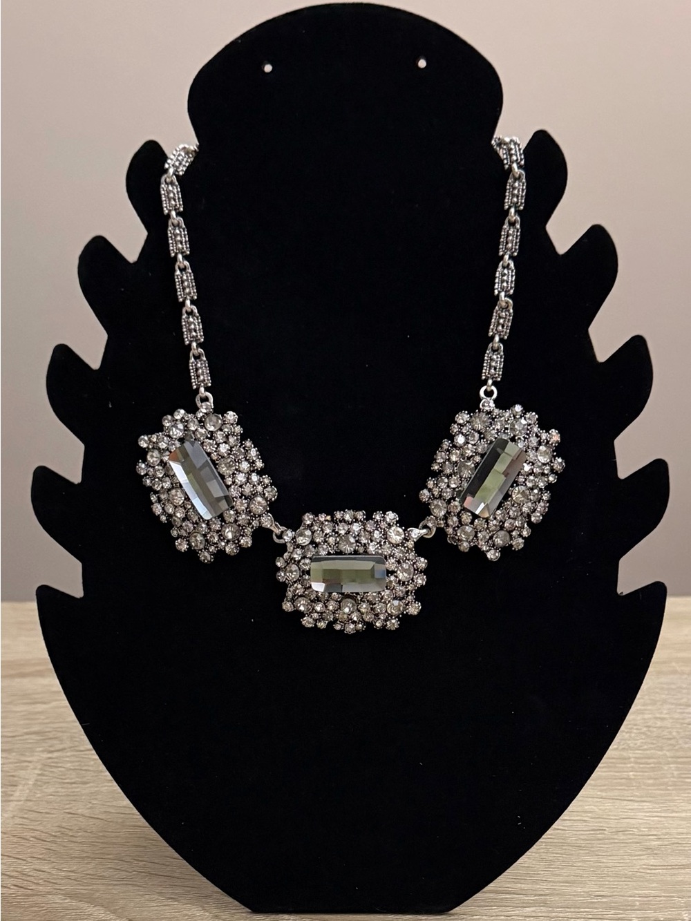 Glam Rhinestone Statement Necklace NWT